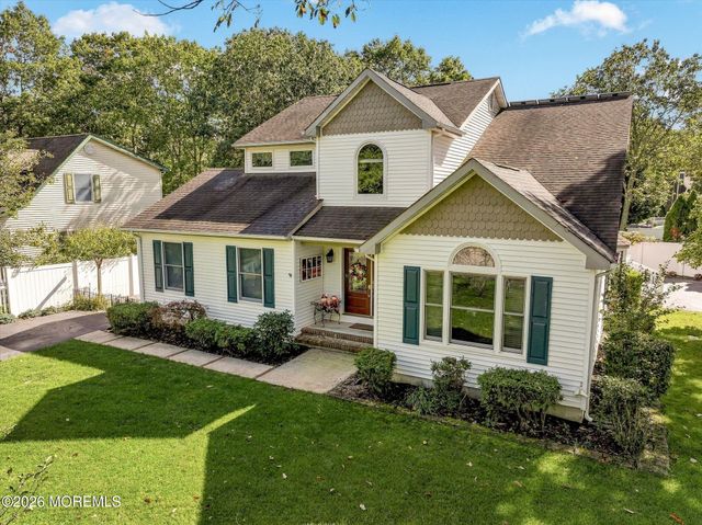 14 Oak Leaf Drive, Waretown, NJ 08758