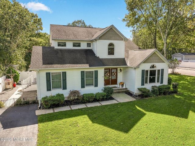 14 Oak Leaf Drive, Waretown, NJ 08758
