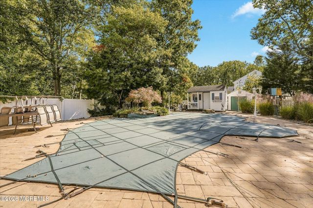 14 Oak Leaf Drive, Waretown, NJ 08758