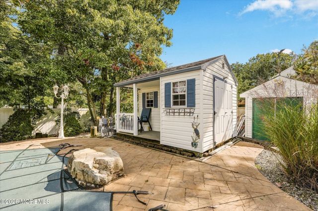 14 Oak Leaf Drive, Waretown, NJ 08758