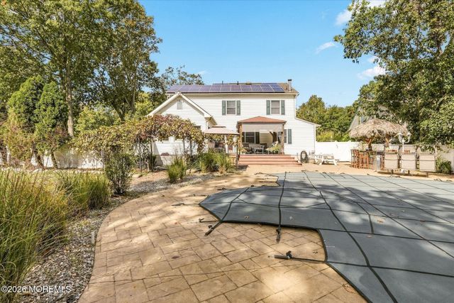 14 Oak Leaf Drive, Waretown, NJ 08758