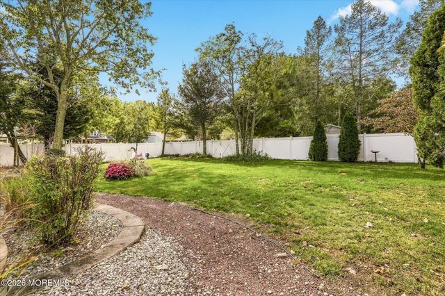 14 Oak Leaf Drive, Waretown, NJ 08758