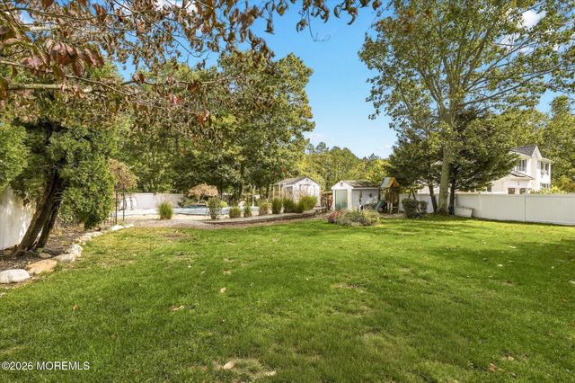 14 Oak Leaf Drive, Waretown, NJ 08758