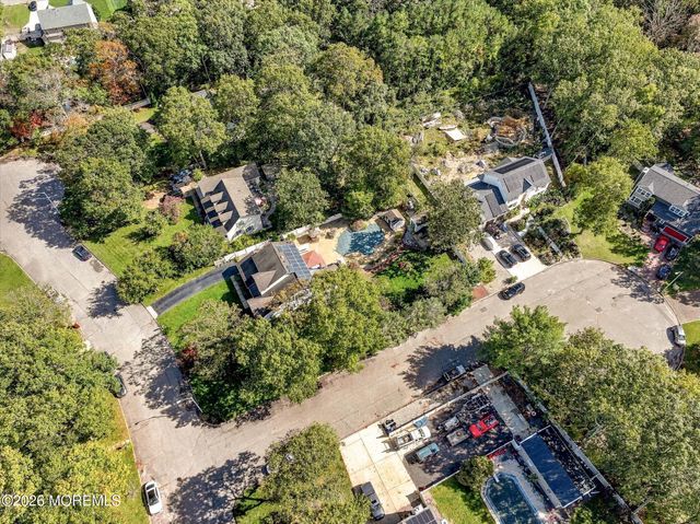 14 Oak Leaf Drive, Waretown, NJ 08758