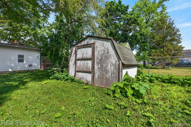 111 S Atwater Street, Durand, MI 48429