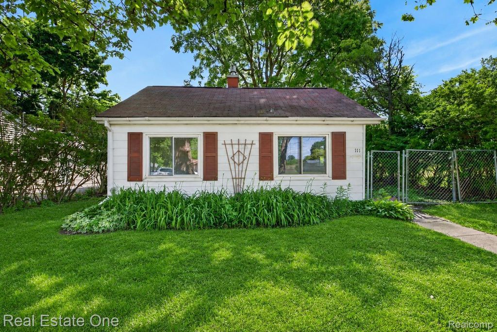 111 S Atwater Street, Durand, MI 48429