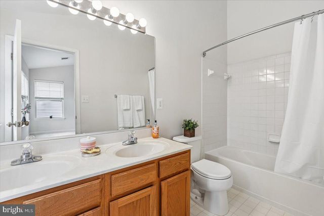 25324 ASHBURY DR, Chantilly, VA 20152