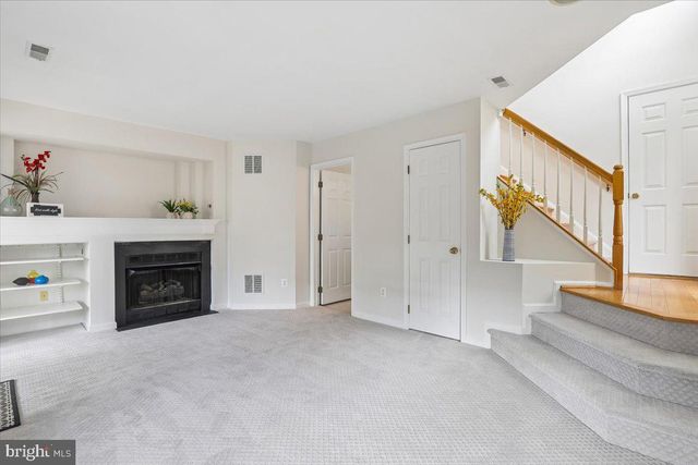 25324 ASHBURY DR, Chantilly, VA 20152