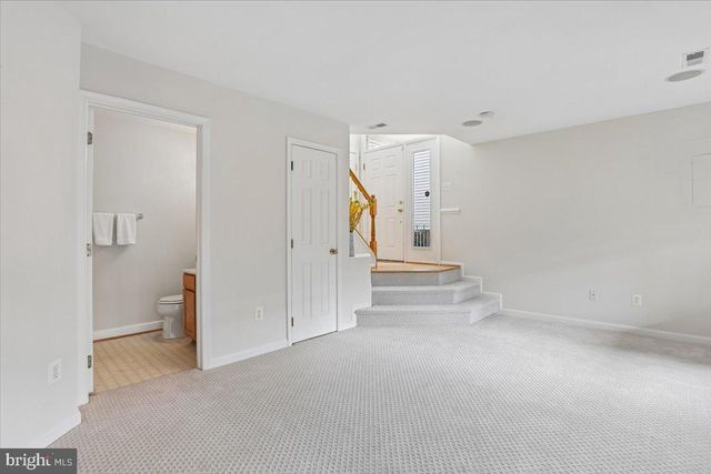 25324 ASHBURY DR, Chantilly, VA 20152