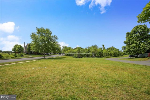 25324 ASHBURY DR, Chantilly, VA 20152