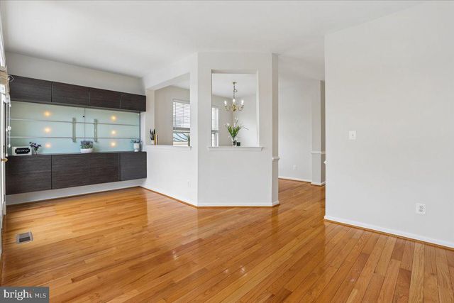 25324 ASHBURY DR, Chantilly, VA 20152