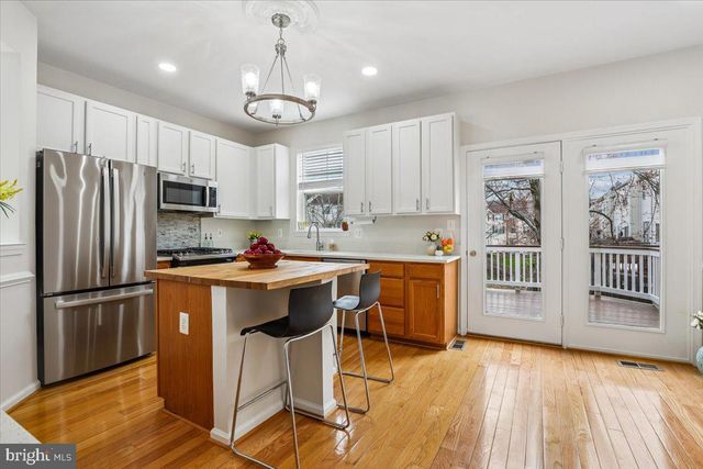 25324 ASHBURY DR, Chantilly, VA 20152