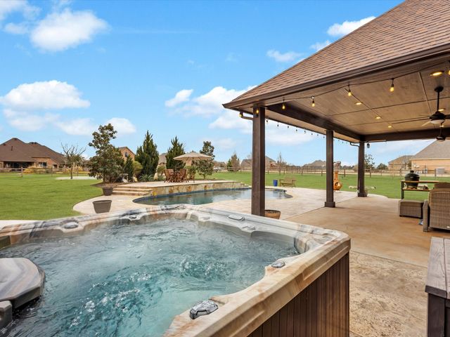 1300 Ruby Lea Lane, Fort Worth, TX 76179