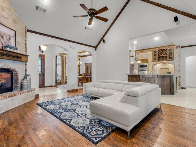 1300 Ruby Lea Lane, Fort Worth, TX 76179