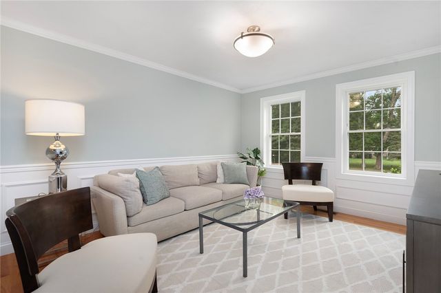 42 East Lantern Road, Lincoln, RI 02865