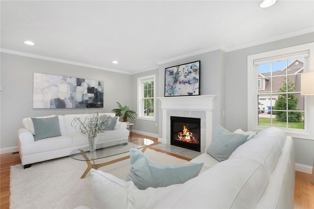 42 East Lantern Road, Lincoln, RI 02865