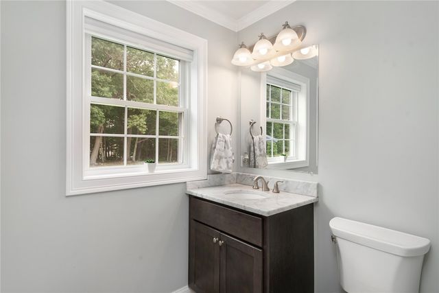 42 East Lantern Road, Lincoln, RI 02865
