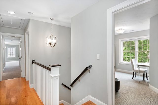 42 East Lantern Road, Lincoln, RI 02865
