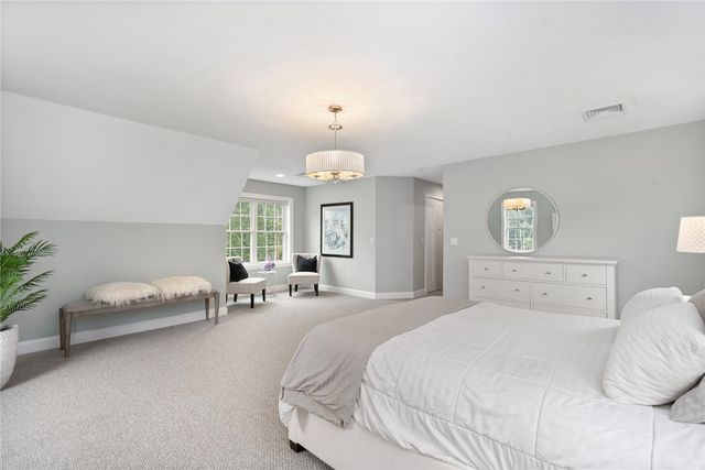 42 East Lantern Road, Lincoln, RI 02865