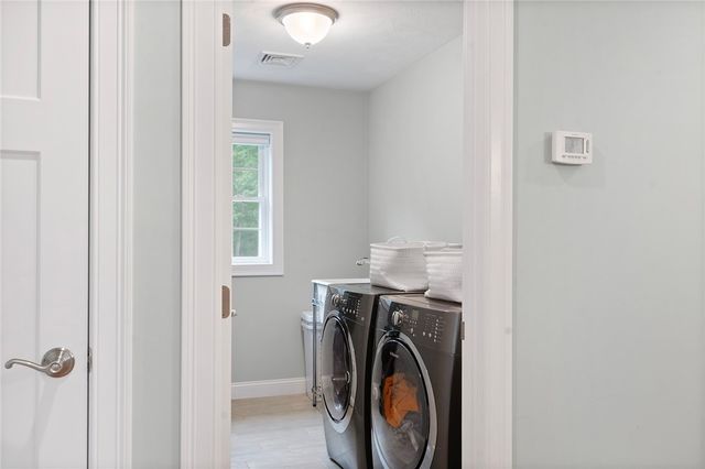 42 East Lantern Road, Lincoln, RI 02865