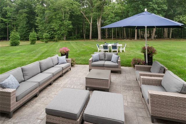 42 East Lantern Road, Lincoln, RI 02865