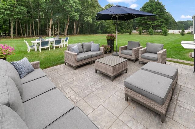 42 East Lantern Road, Lincoln, RI 02865