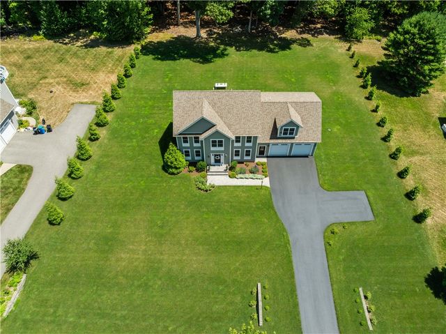 42 East Lantern Road, Lincoln, RI 02865