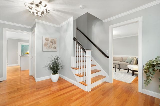 42 East Lantern Road, Lincoln, RI 02865