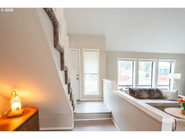 280 NELSON Ln, Gladstone, OR 97027