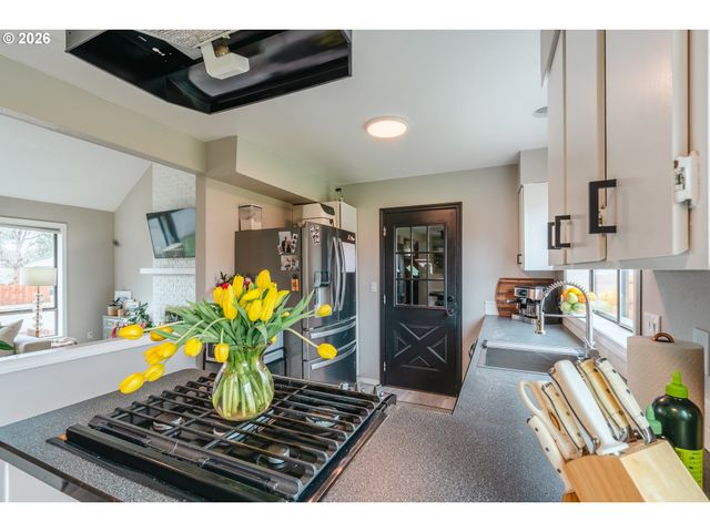 280 NELSON Ln, Gladstone, OR 97027