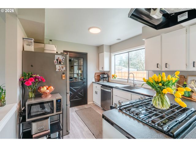 280 NELSON Ln, Gladstone, OR 97027