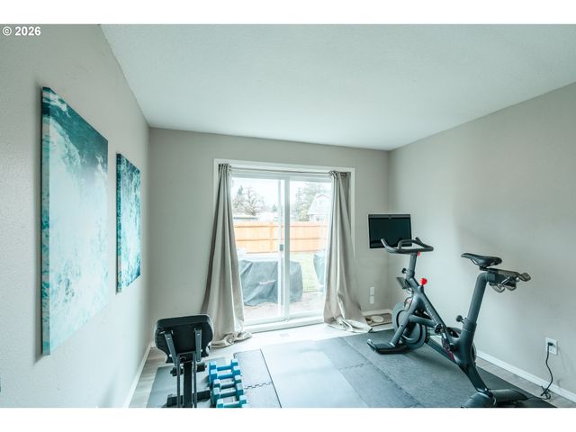 280 NELSON Ln, Gladstone, OR 97027