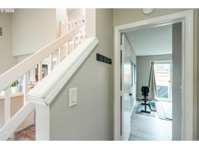 280 NELSON Ln, Gladstone, OR 97027