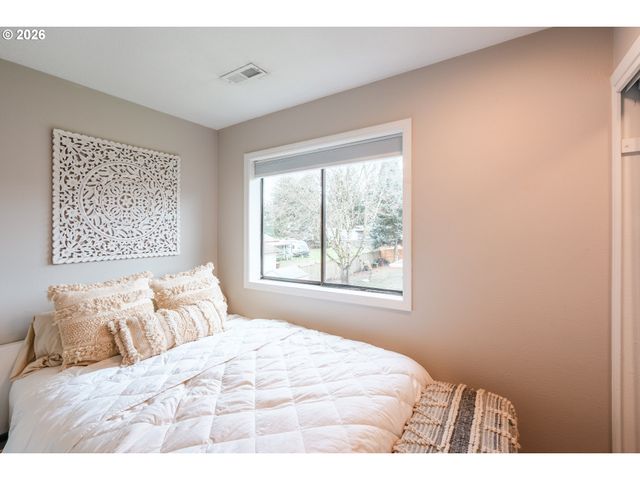 280 NELSON Ln, Gladstone, OR 97027