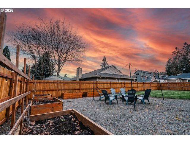 280 NELSON Ln, Gladstone, OR 97027