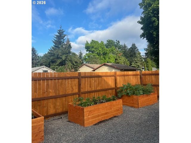 280 NELSON Ln, Gladstone, OR 97027