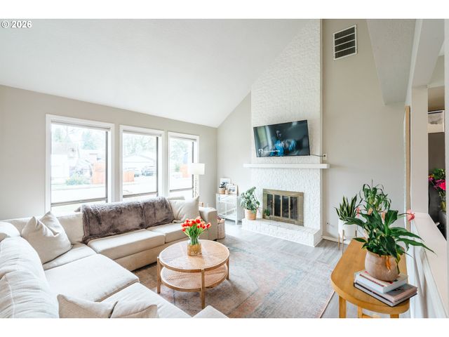 280 NELSON Ln, Gladstone, OR 97027