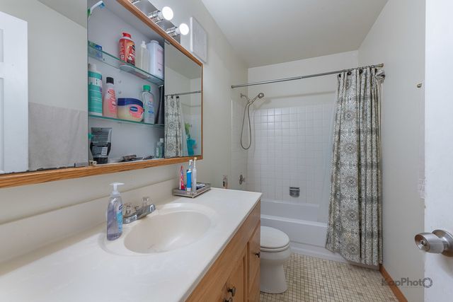 729 Limerick Lane 2D, Schaumburg, IL 60193