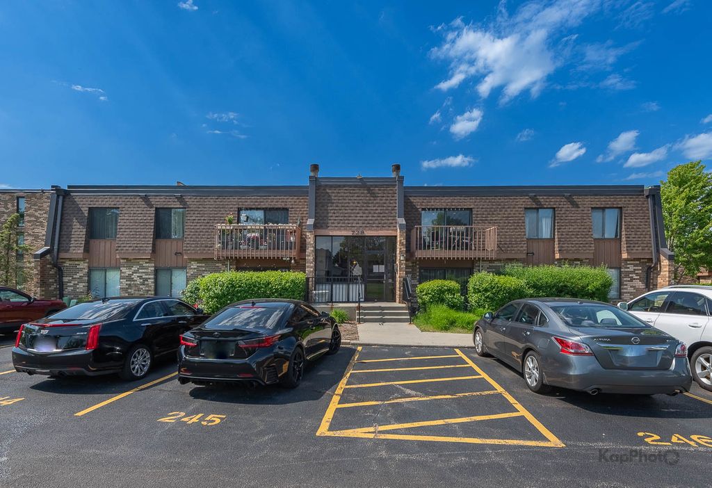 729 Limerick Lane 2D, Schaumburg, IL 60193