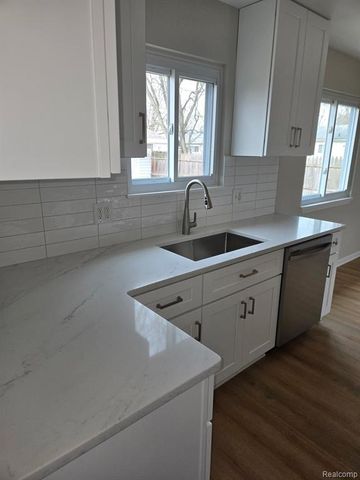 15532 Wellington Street, Taylor, MI 48180