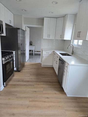 15532 Wellington Street, Taylor, MI 48180