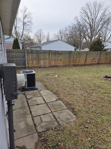 15532 Wellington Street, Taylor, MI 48180