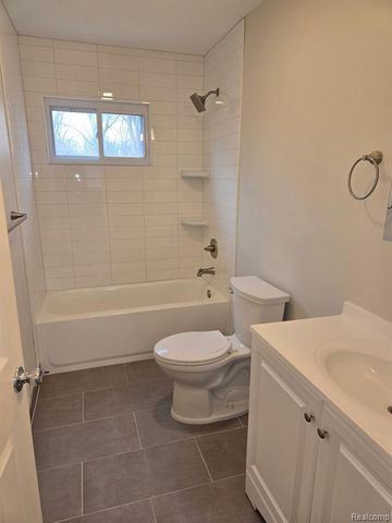 15532 Wellington Street, Taylor, MI 48180