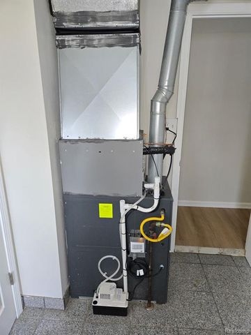 15532 Wellington Street, Taylor, MI 48180