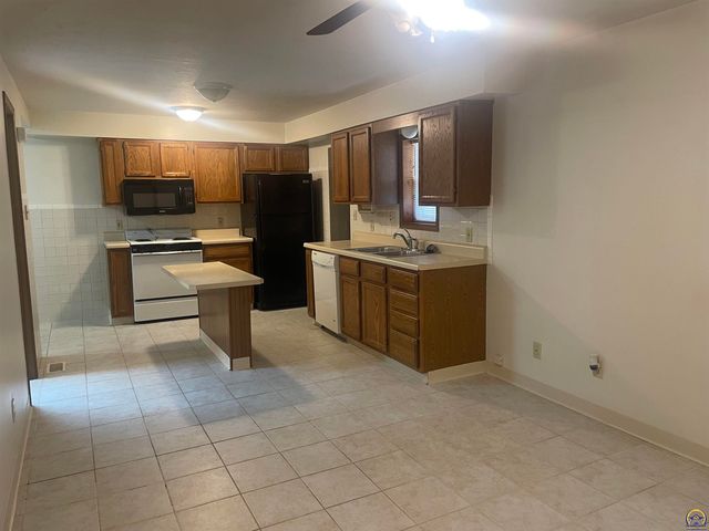 226 NW Knox AVE, Topeka, KS 66606