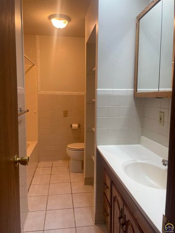 226 NW Knox AVE, Topeka, KS 66606