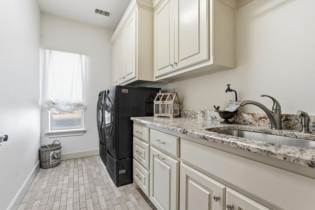 621 N 11th Street, Wolfforth, TX 79382