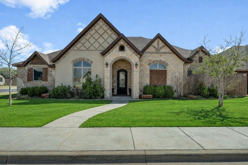 621 N 11th Street, Wolfforth, TX 79382