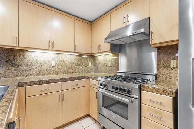 2939 Glascock St, Oakland, CA 94601