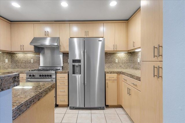 2939 Glascock St, Oakland, CA 94601